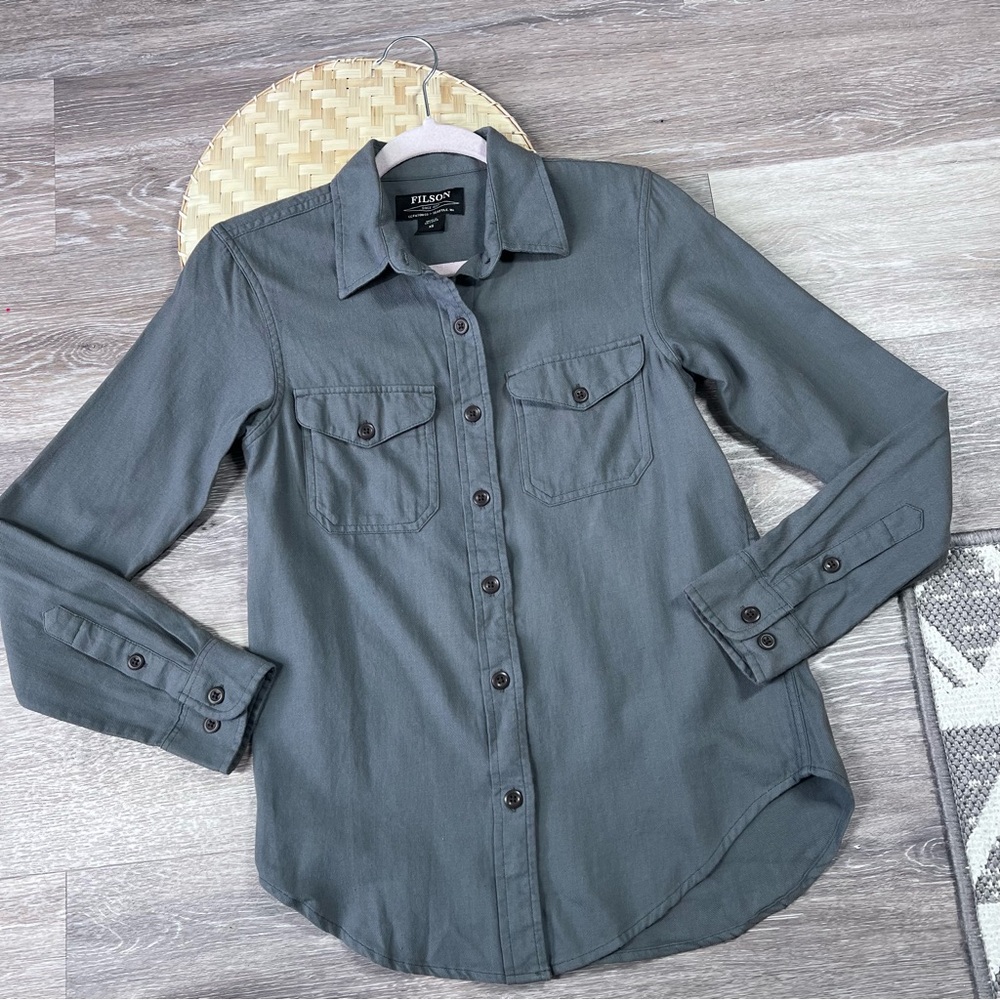 Filson women’s field flannel shirt in a blue gray